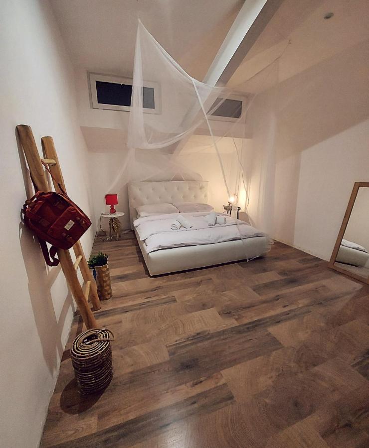 Chill N Grill Apartment 예세니크 외부 사진