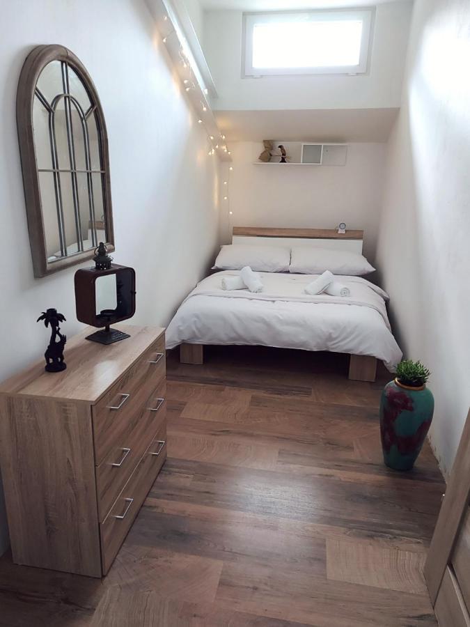 Chill N Grill Apartment 예세니크 외부 사진